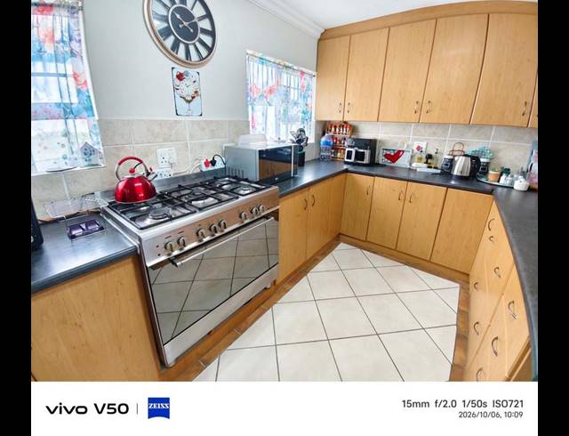 3 BEDROOM HOUSE FOR SALE IN FRAAIUITSIG